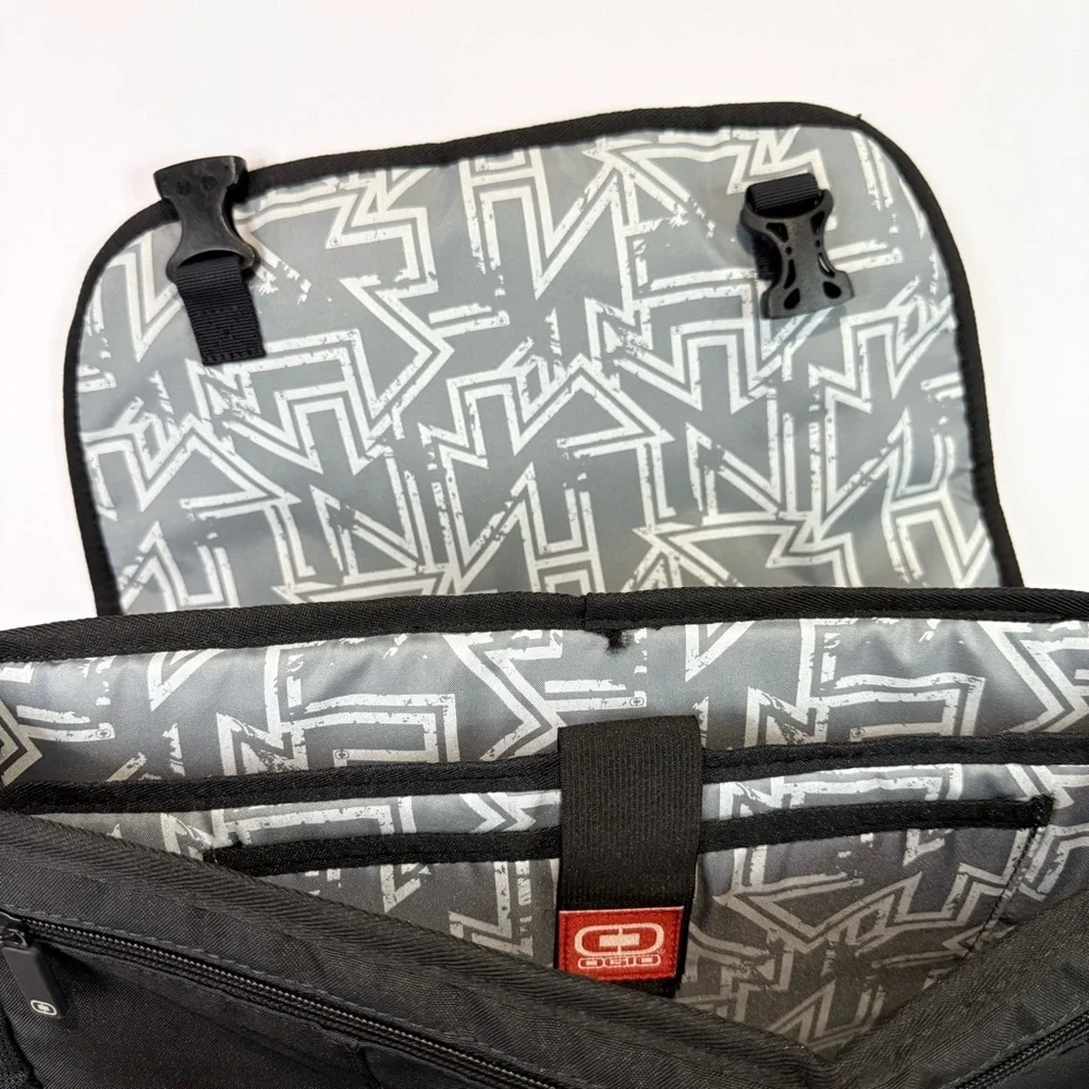 New OGIO Upton 417015 Messenger Bag 17 Inch Laptop Urban Style Durable